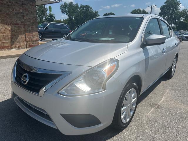 2019 Nissan Versa SV FWD