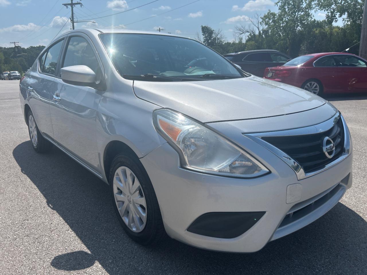 Nissan Versa Sedan SV CVT 2019