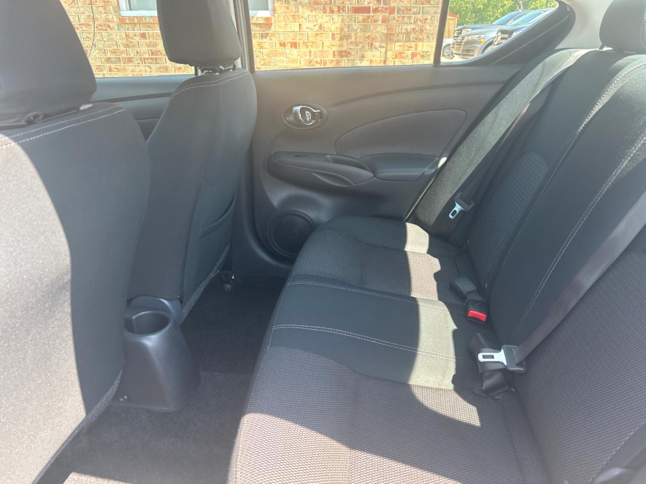 Nissan Versa Sedan SV CVT 2019