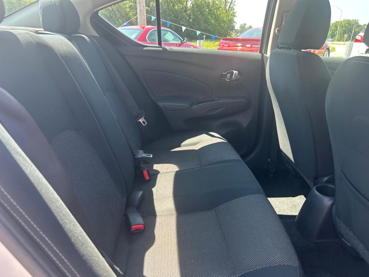 Nissan Versa Sedan SV CVT 2019