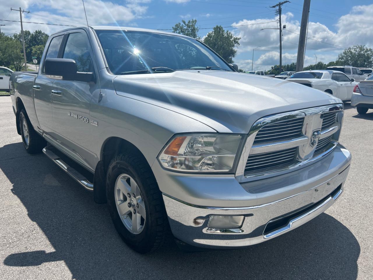 Dodge 1500 4WD Quad Cab 140.5" Big Horn 2011
