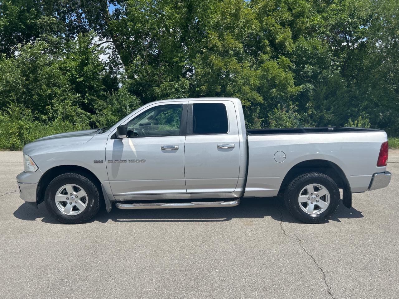 Dodge 1500 4WD Quad Cab 140.5" Big Horn 2011