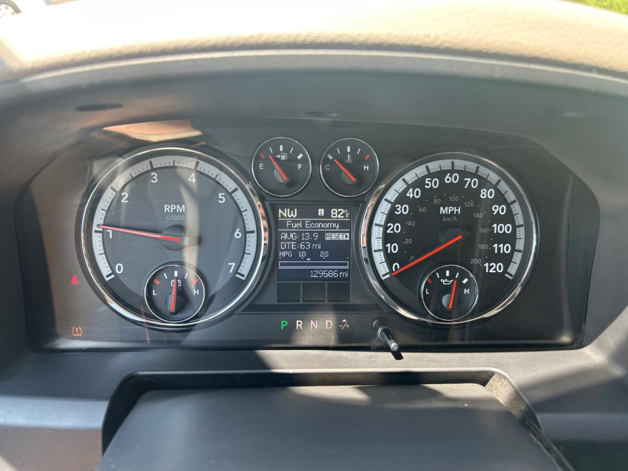 Dodge 1500 4WD Quad Cab 140.5" Big Horn 2011