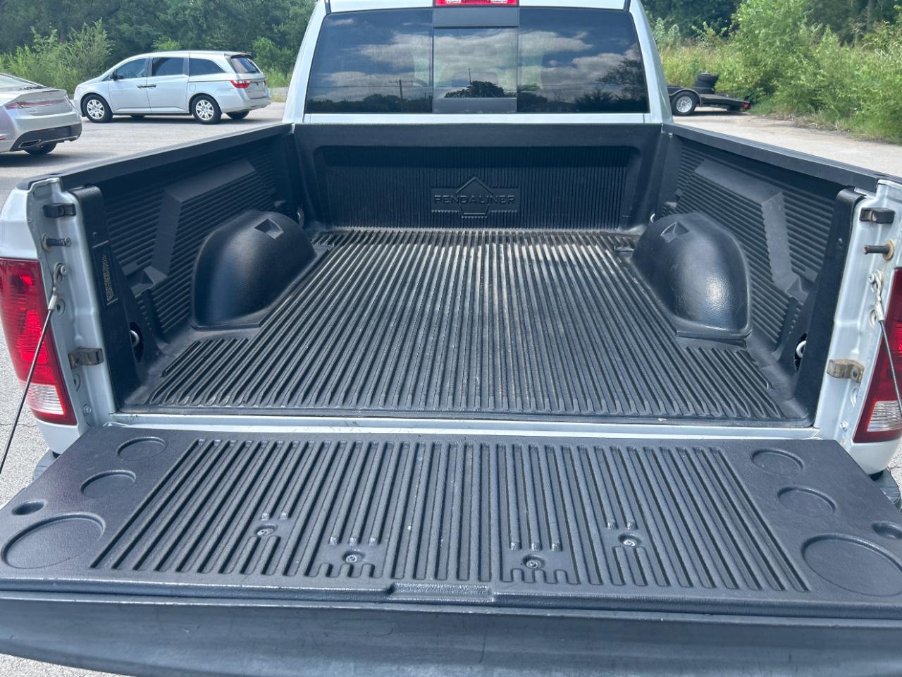 Dodge 1500 4WD Quad Cab 140.5" Big Horn 2011