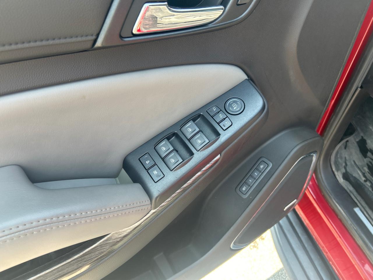 Chevrolet Tahoe 4WD 4dr LT 2015