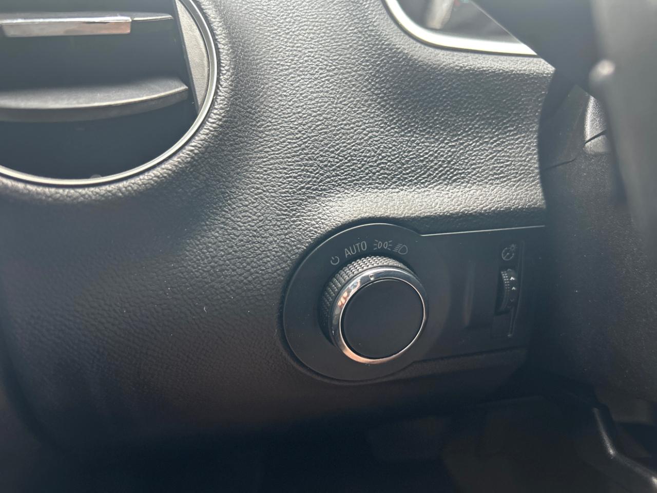 Chevrolet Camaro 2dr Cpe 2LT 2011