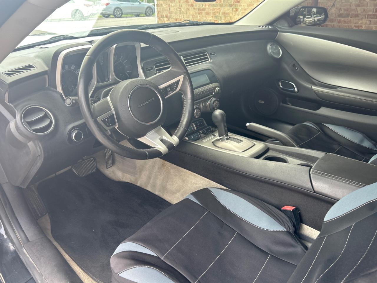Chevrolet Camaro 2dr Cpe 2LT 2011