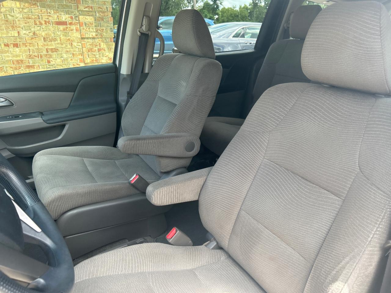 Honda Odyssey 5dr LX 2012