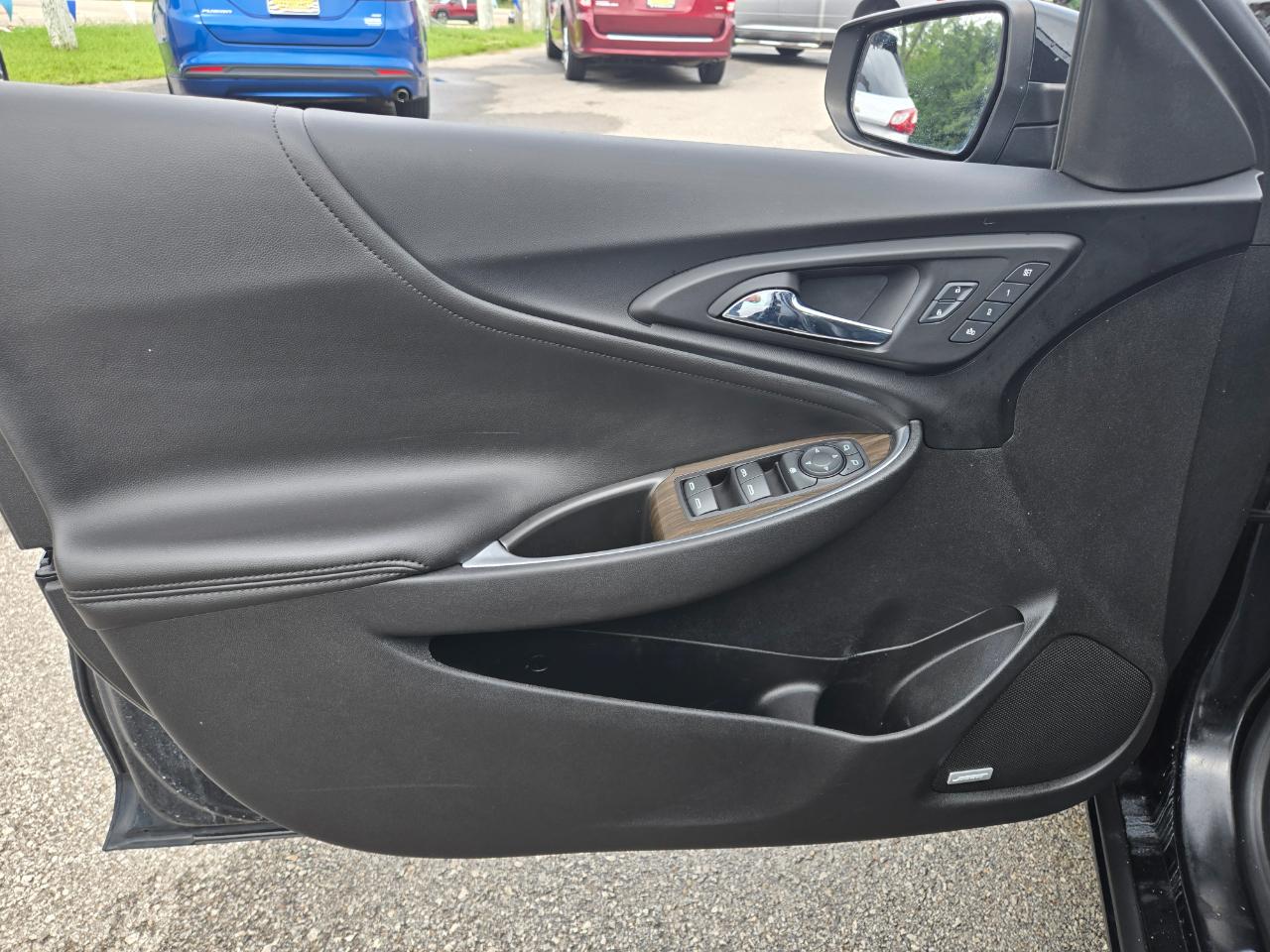 Chevrolet Malibu 4dr Sdn Premier w/2LZ 2017
