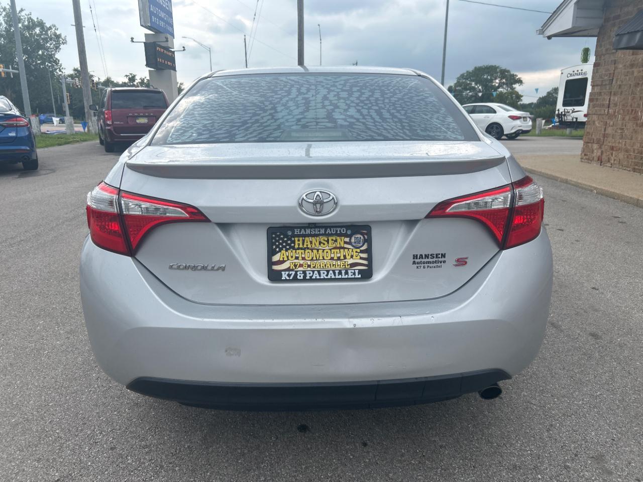 Toyota Corolla 4dr Sedan Auto 2014