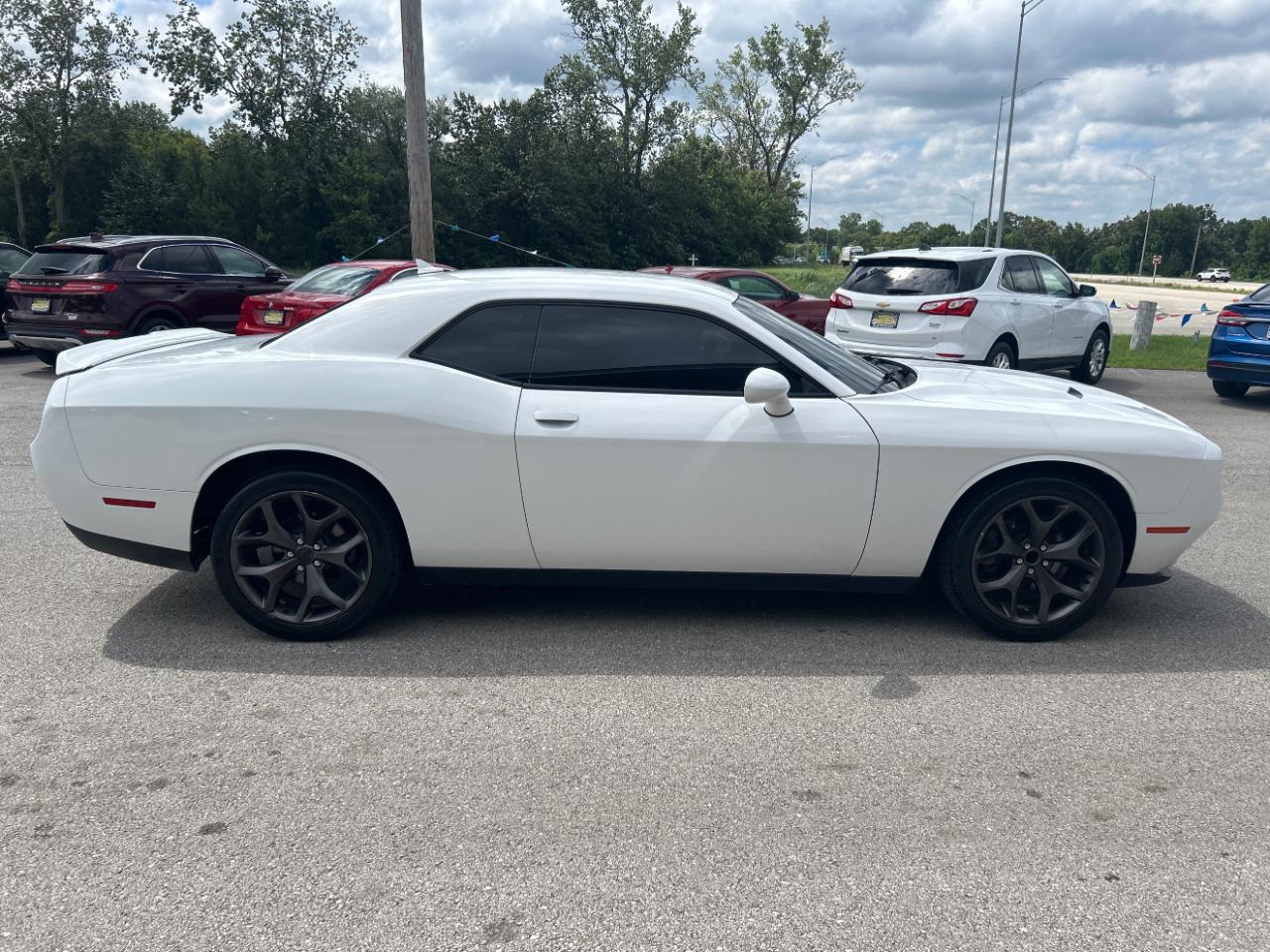 Dodge Challenger SXT RWD 2019