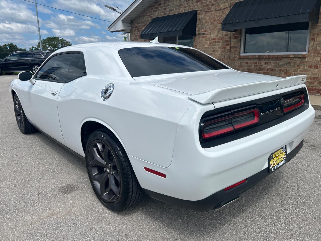 Dodge Challenger SXT RWD 2019