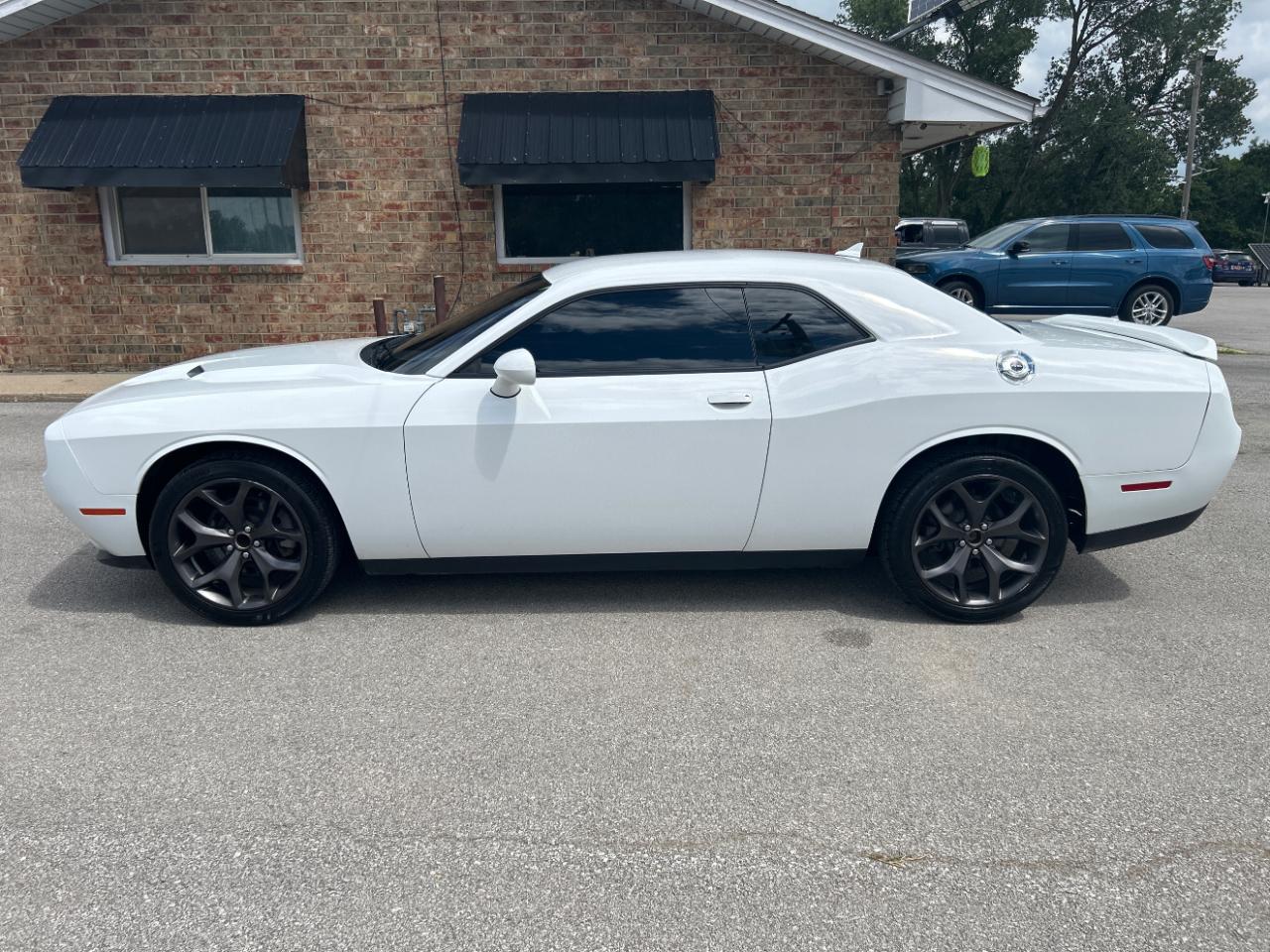 Dodge Challenger SXT RWD 2019