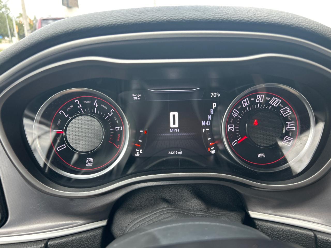 Dodge Challenger SXT RWD 2019