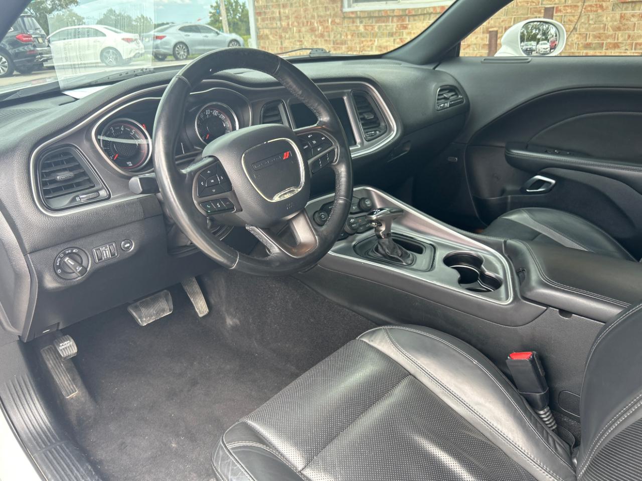 Dodge Challenger SXT RWD 2019