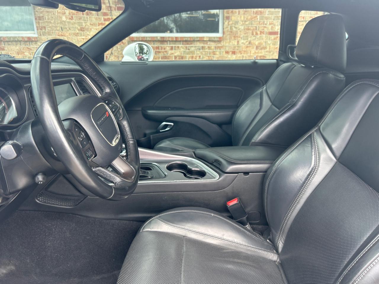 Dodge Challenger SXT RWD 2019