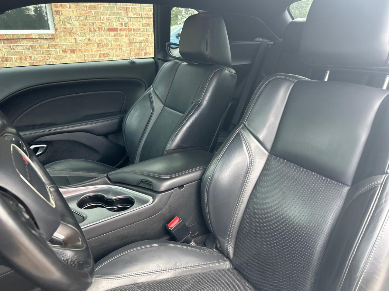 Dodge Challenger SXT RWD 2019