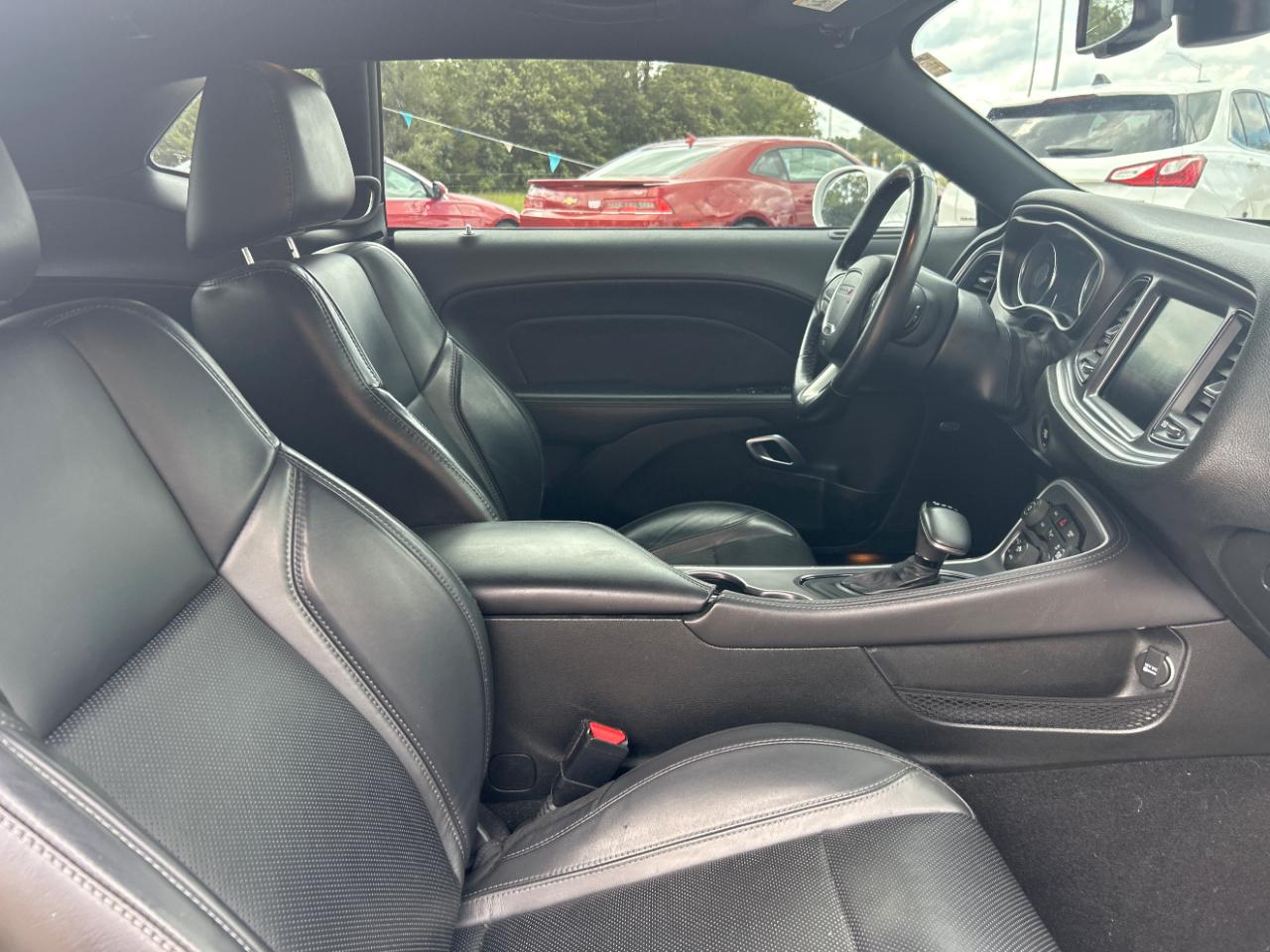 Dodge Challenger SXT RWD 2019