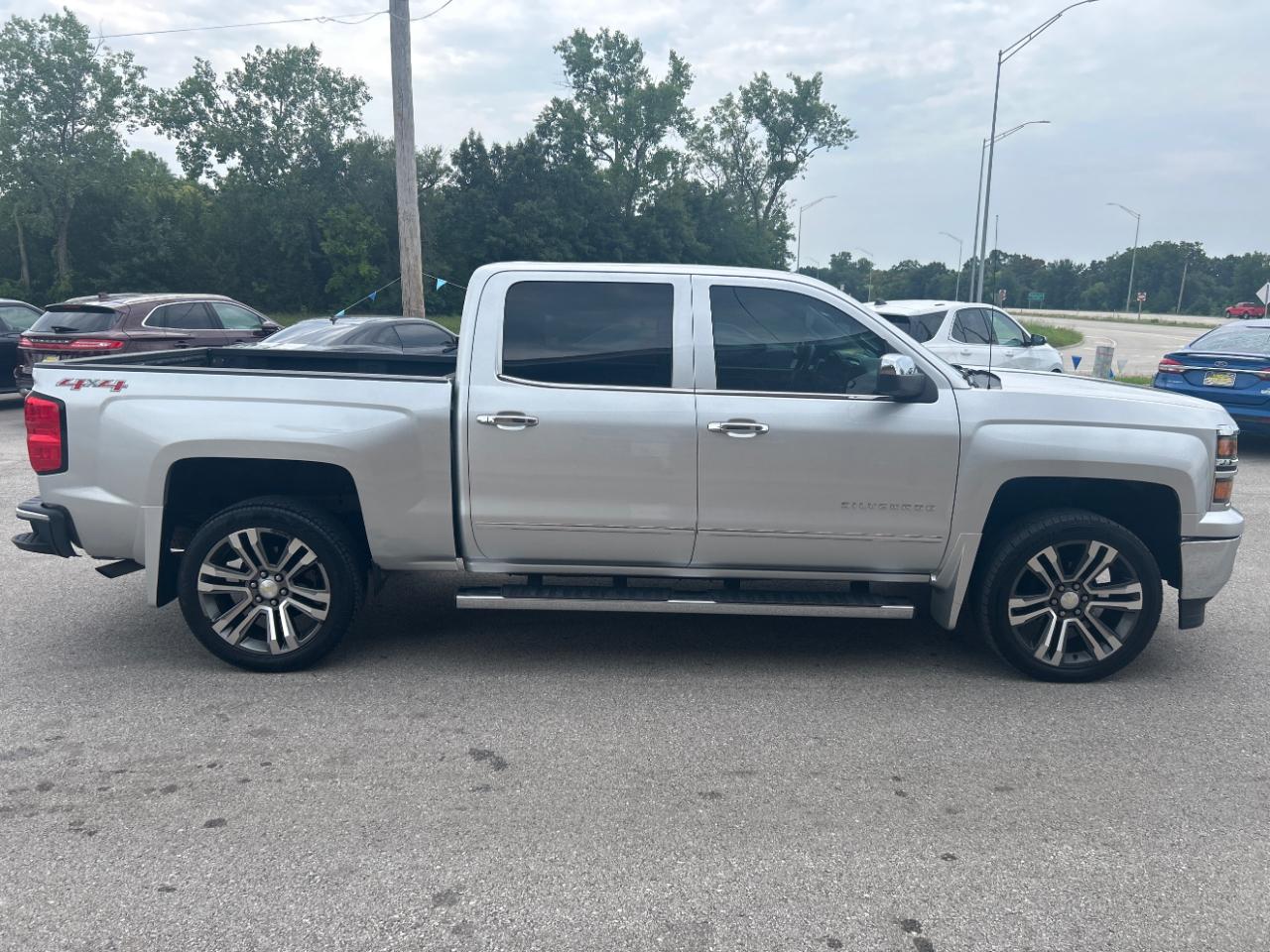 Chevrolet Silverado 1500 4WD Crew Cab 143.5" LTZ w/1LZ 2015