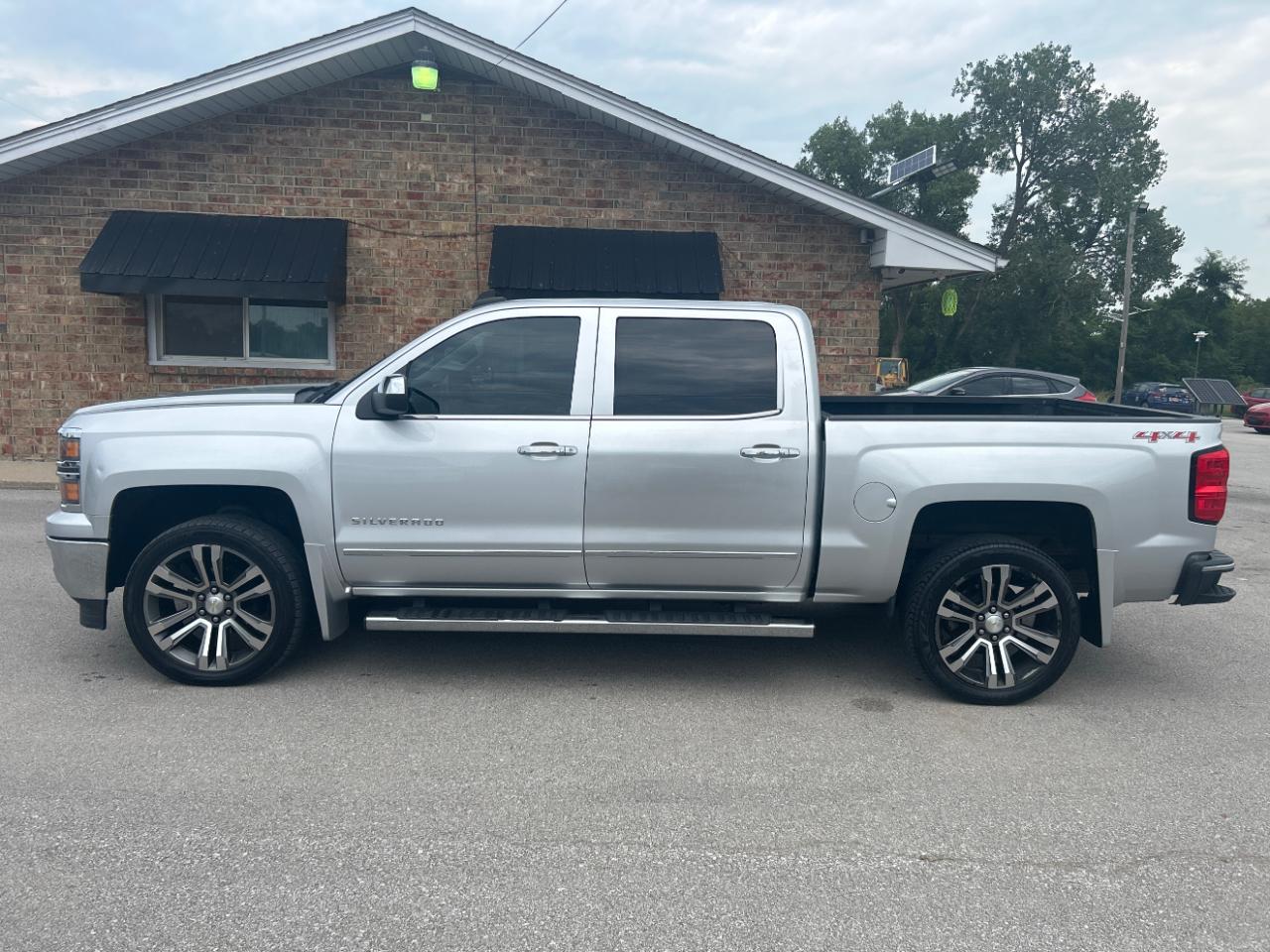 Chevrolet Silverado 1500 4WD Crew Cab 143.5" LTZ w/1LZ 2015
