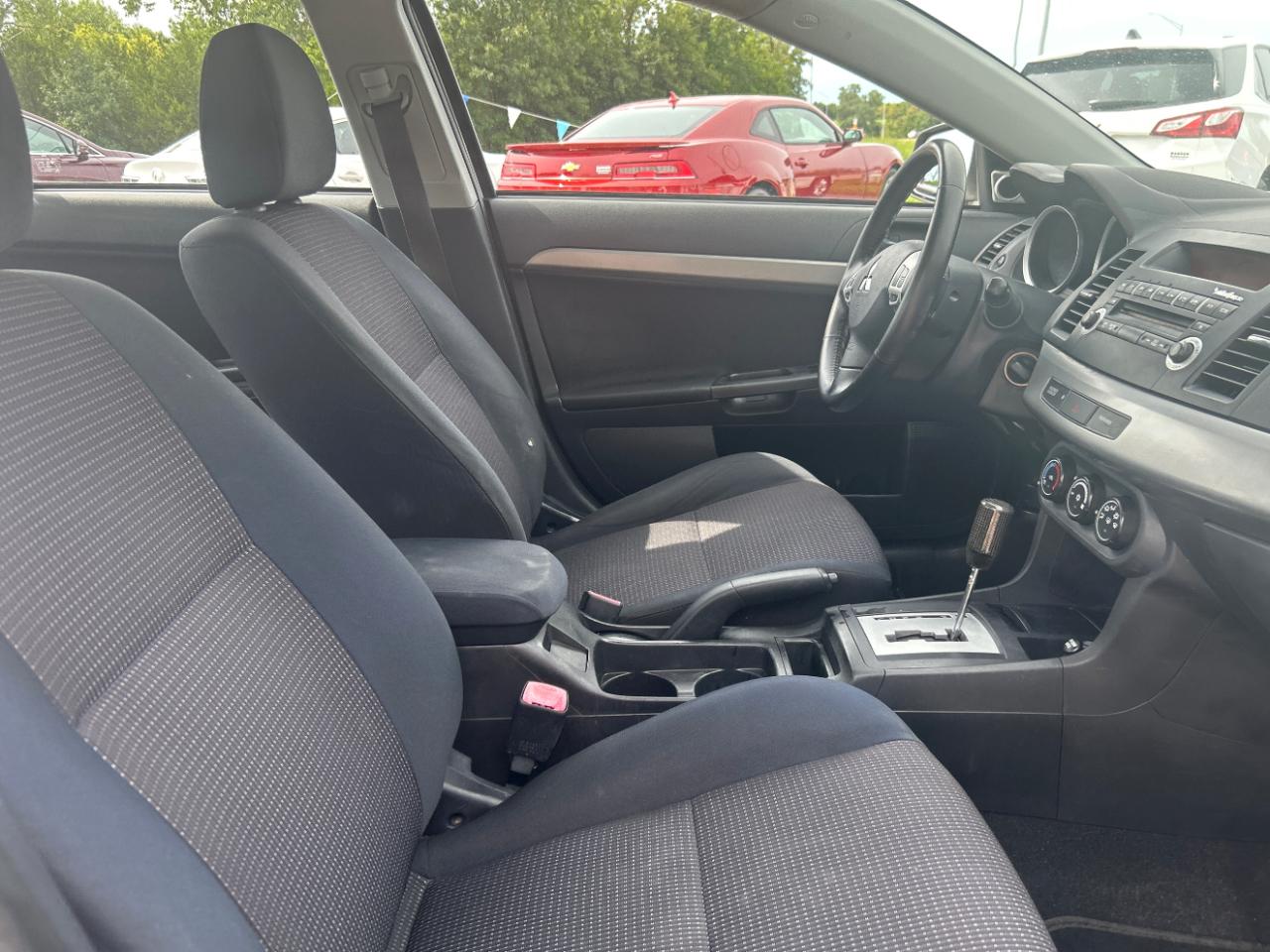 Mitsubishi Lancer ES 4D Sedan 2009