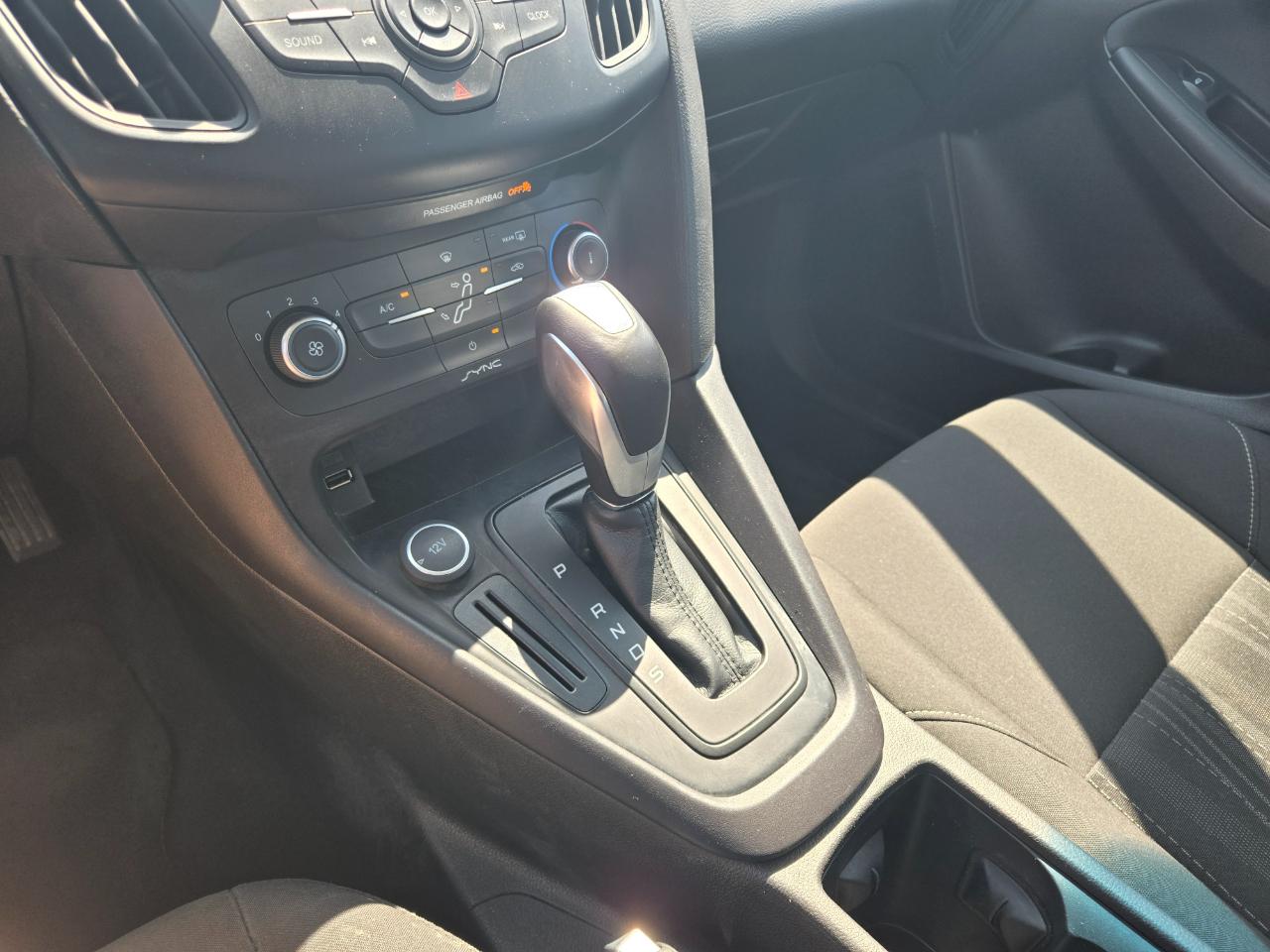 Ford Focus 4dr Sdn SE 2015