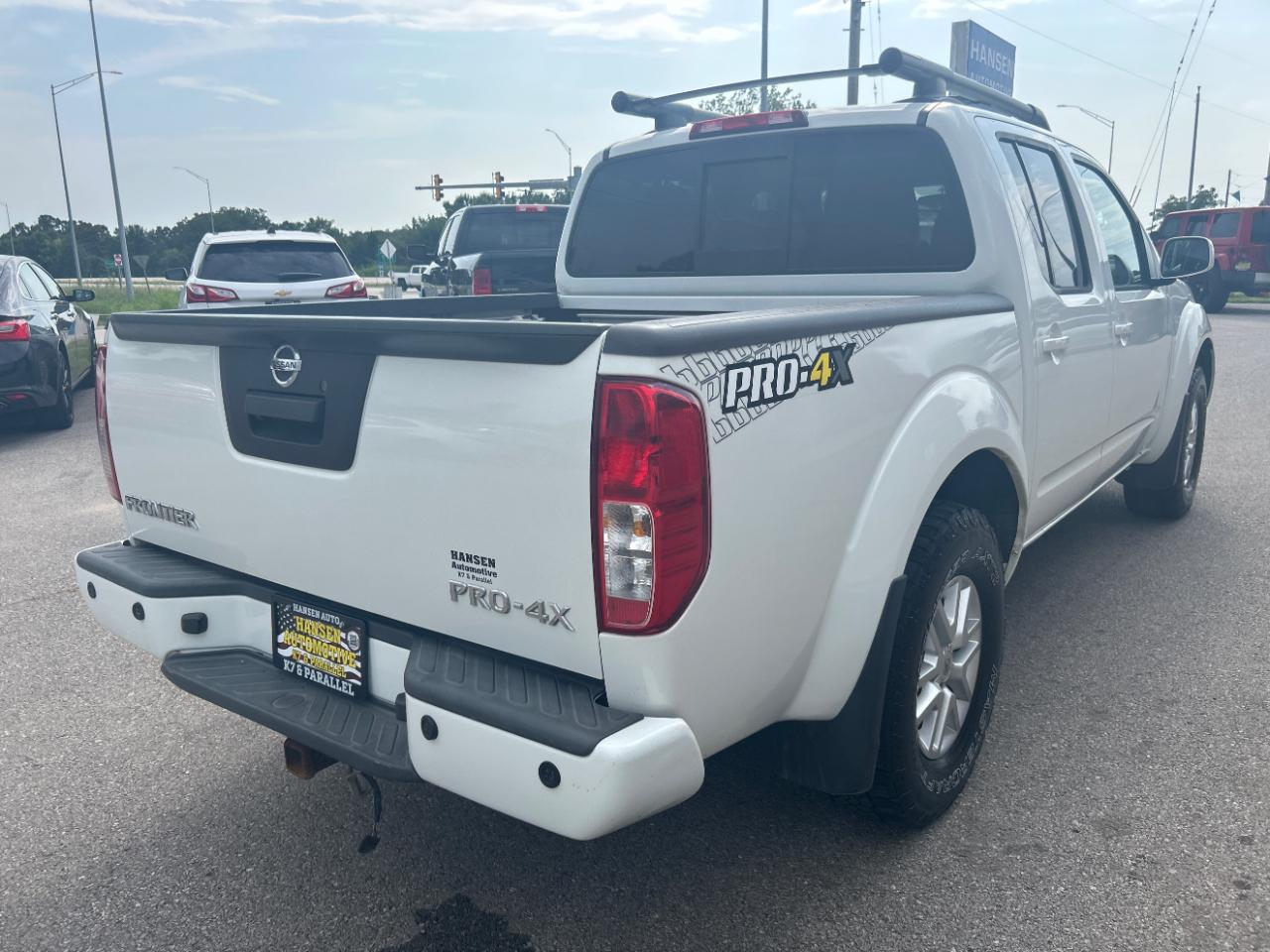 Nissan Frontier 4WD Crew Cab SWB Auto PRO-4X 2016