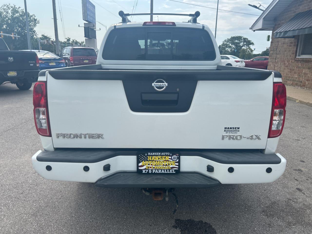 Nissan Frontier 4WD Crew Cab SWB Auto PRO-4X 2016