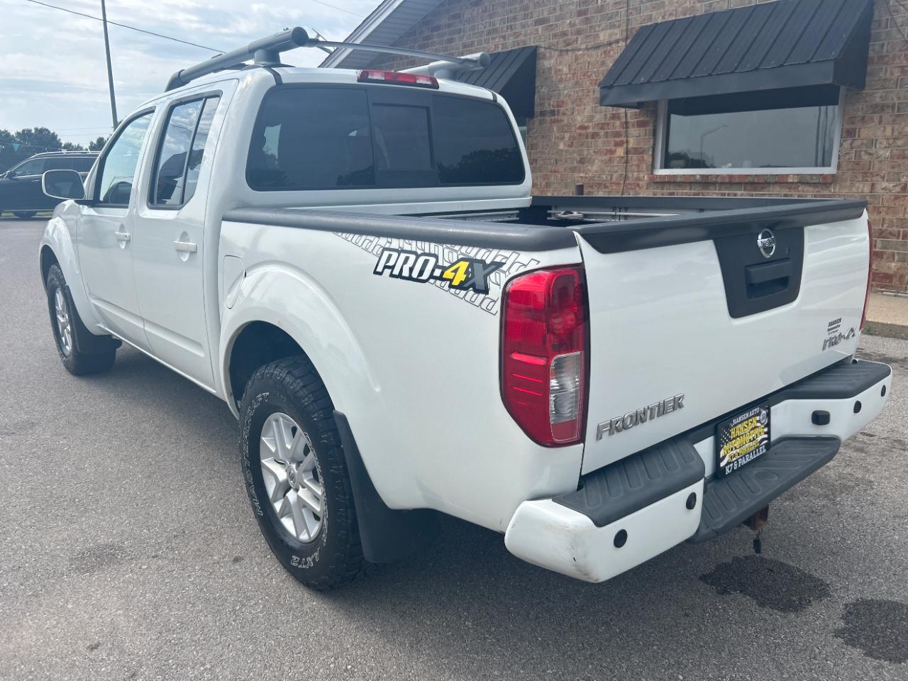 Nissan Frontier 4WD Crew Cab SWB Auto PRO-4X 2016