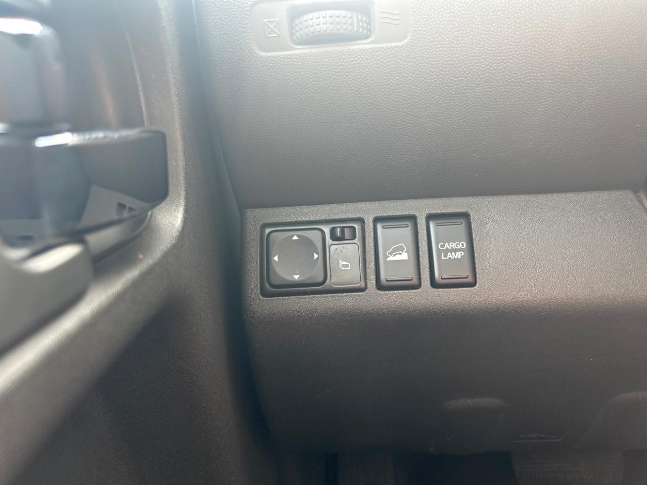 Nissan Frontier 4WD Crew Cab SWB Auto PRO-4X 2016