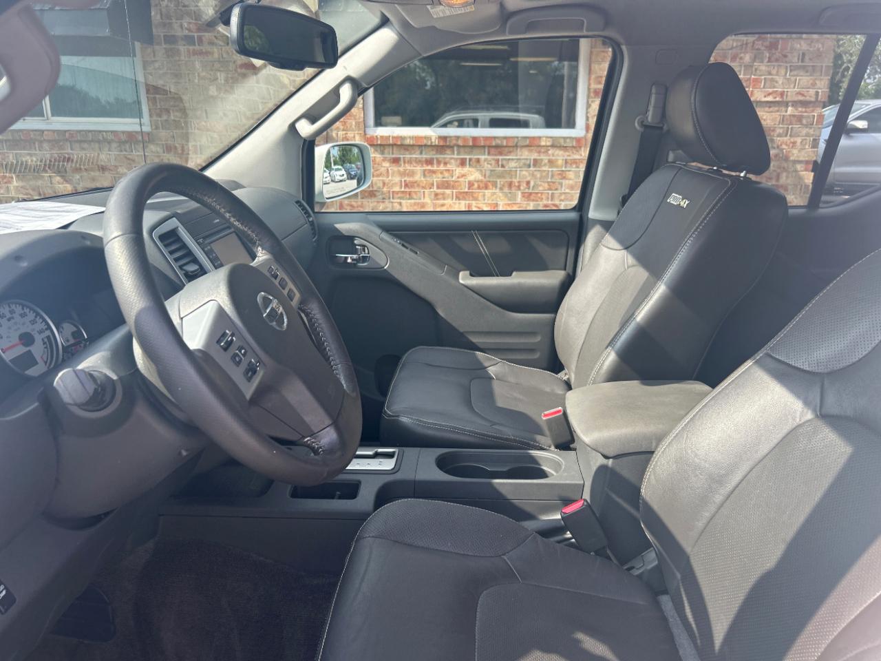 Nissan Frontier 4WD Crew Cab SWB Auto PRO-4X 2016