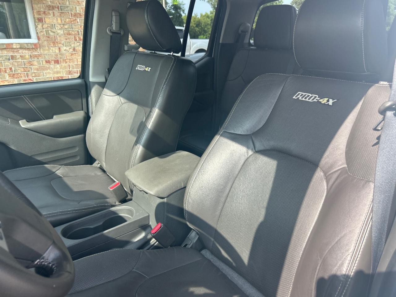 Nissan Frontier 4WD Crew Cab SWB Auto PRO-4X 2016