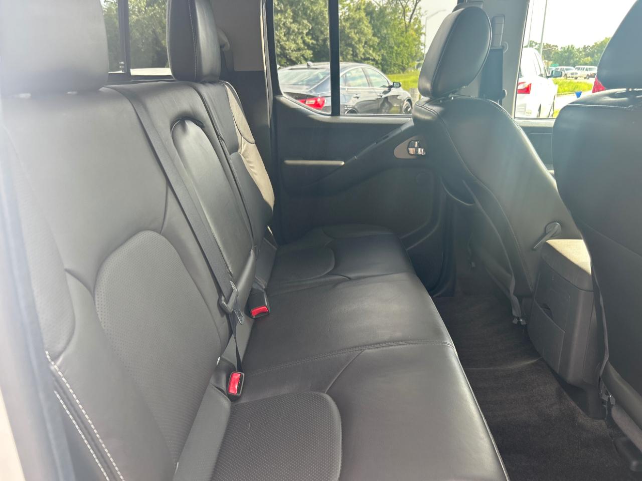 Nissan Frontier 4WD Crew Cab SWB Auto PRO-4X 2016
