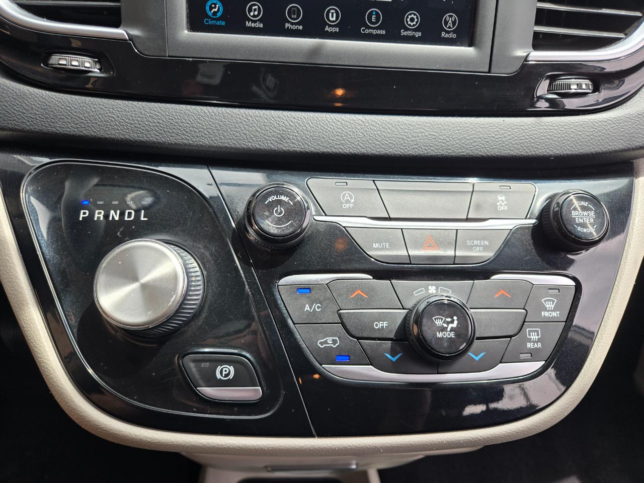 Chrysler Voyager L FWD 2020