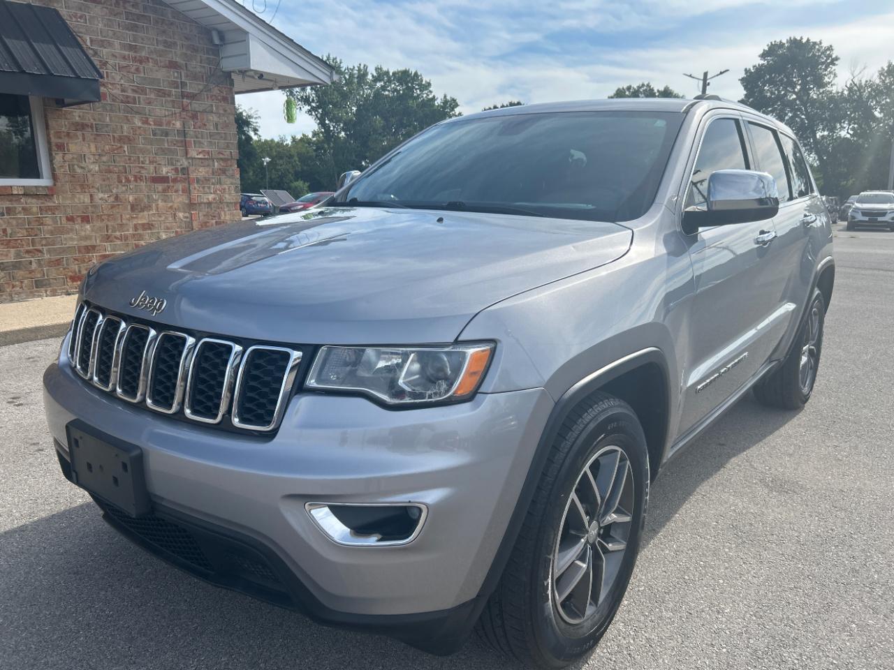 2017 Jeep Grand Cherokee Laredo 4x2
