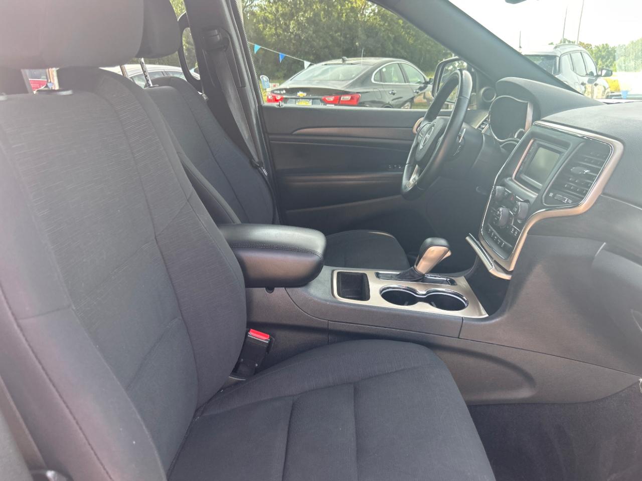 Jeep Grand Cherokee Laredo 4x2 2017