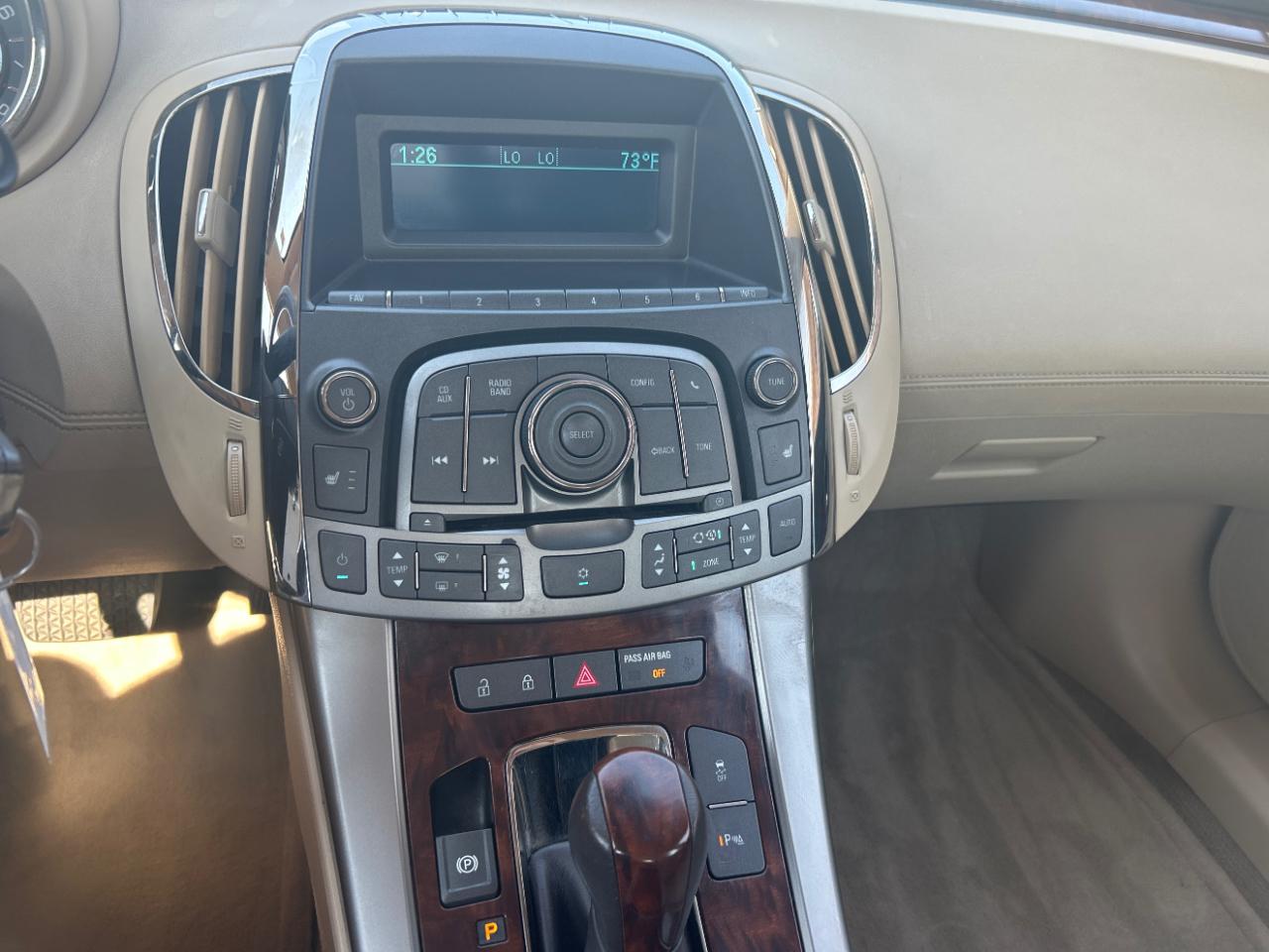 Buick LaCrosse 4dr Sdn CXL FWD 2011