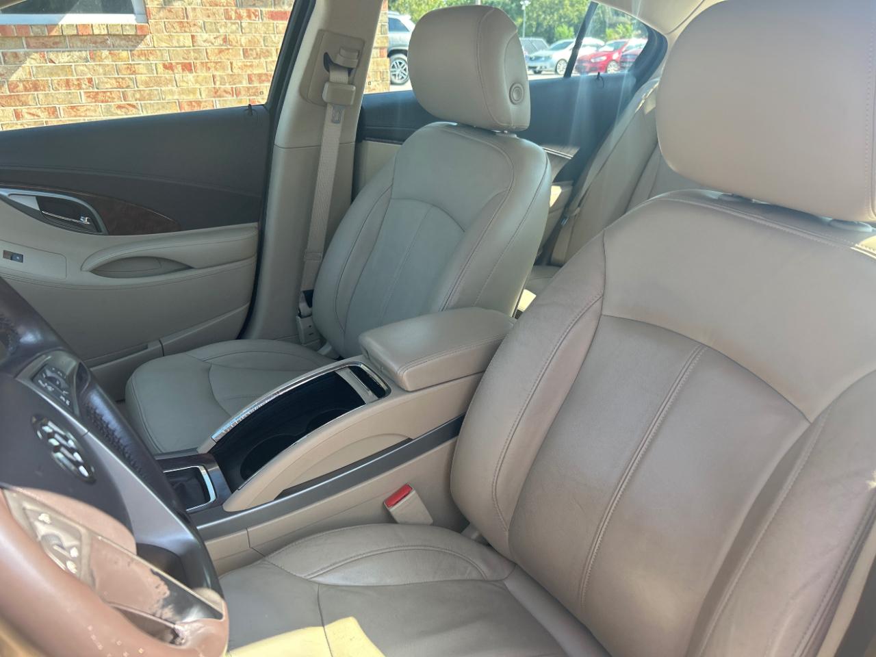 Buick LaCrosse 4dr Sdn CXL FWD 2011