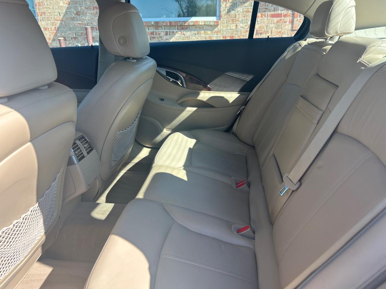 Buick LaCrosse 4dr Sdn CXL FWD 2011