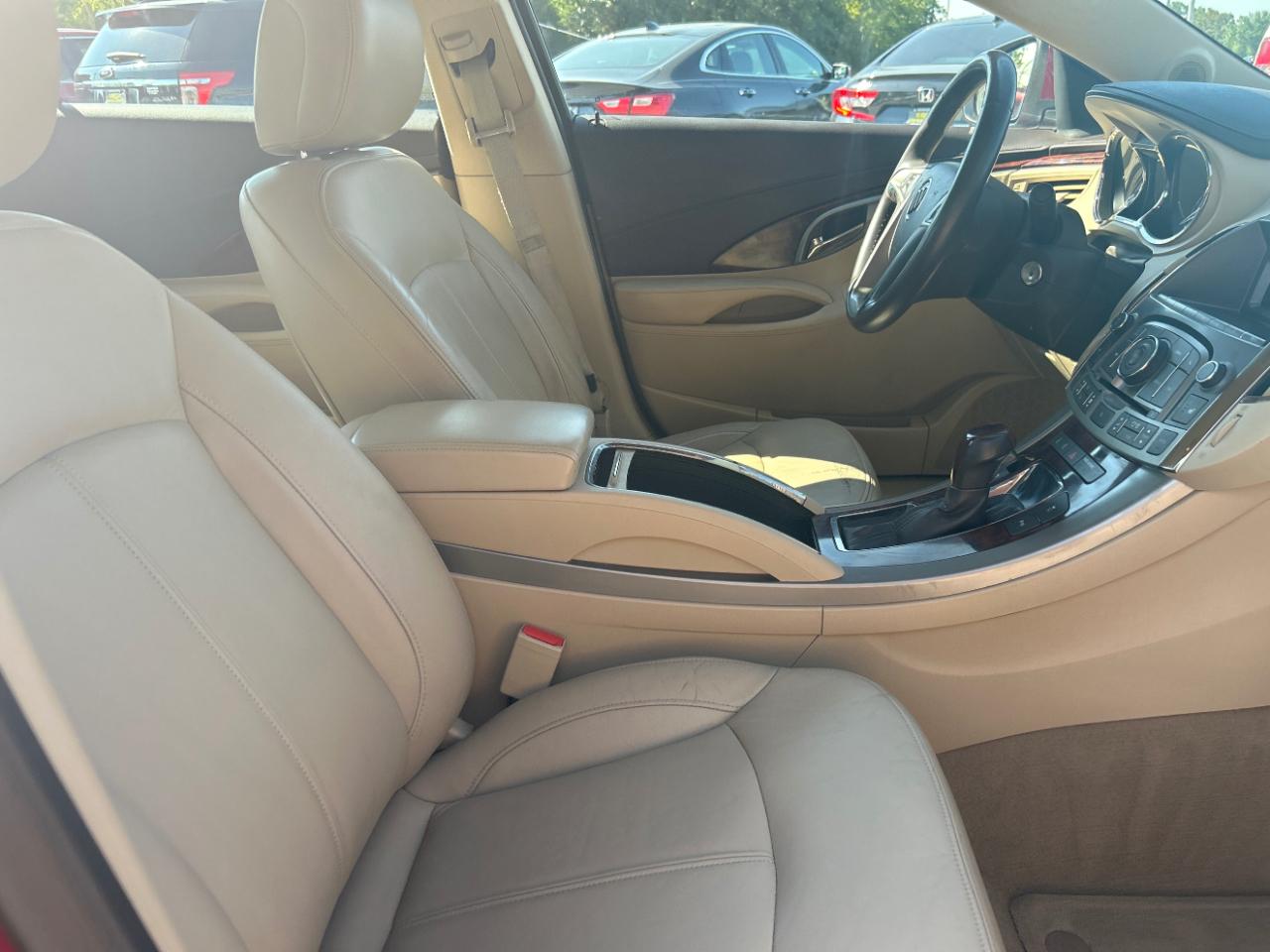 Buick LaCrosse 4dr Sdn CXL FWD 2011