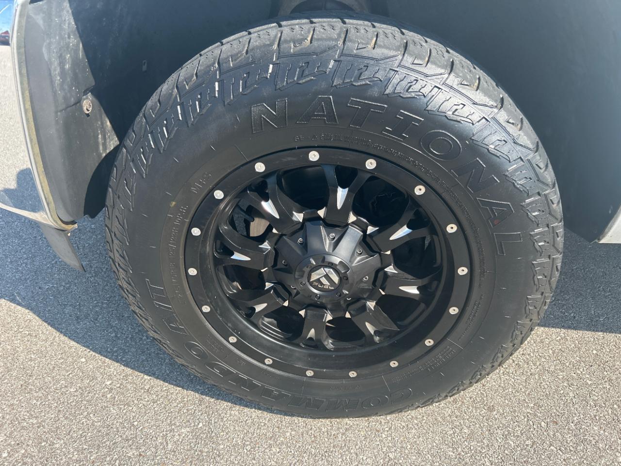Chevrolet Silverado 1500 4WD Crew Cab 143.5" LT 2012