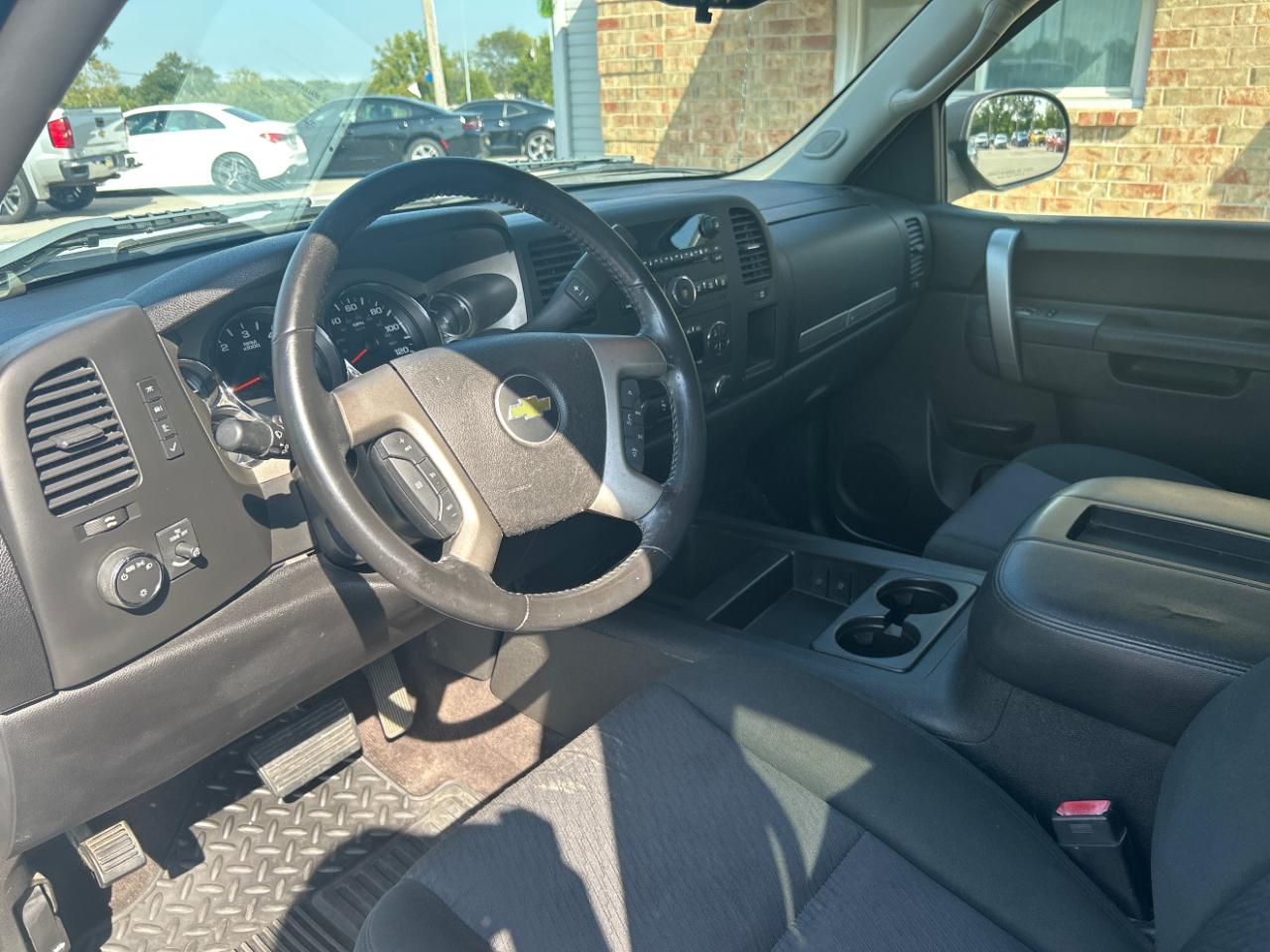Chevrolet Silverado 1500 4WD Crew Cab 143.5" LT 2012