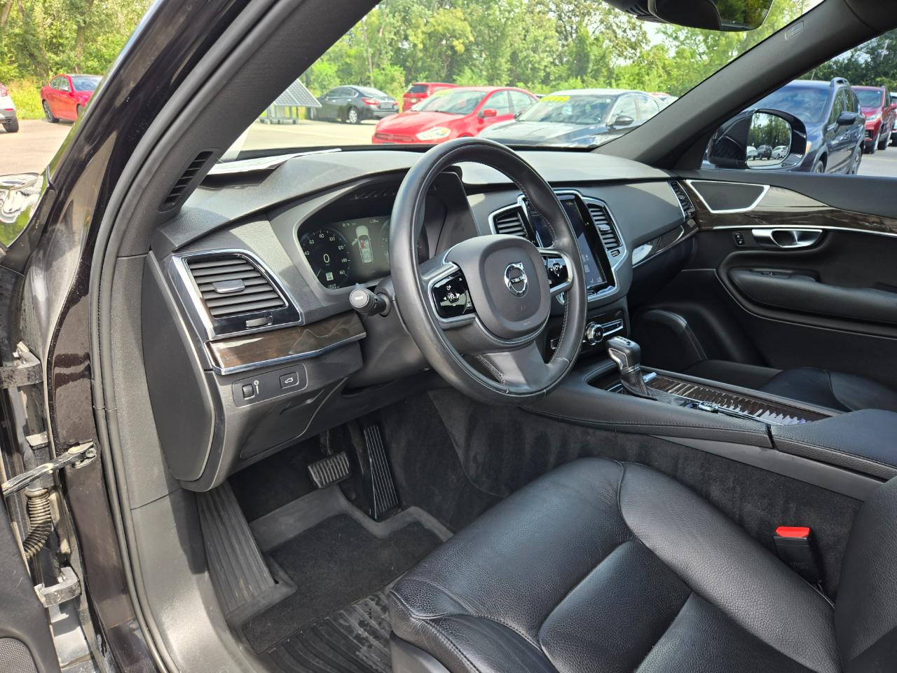 Volvo XC90 T6 AWD 7-Passenger Momentum 2018