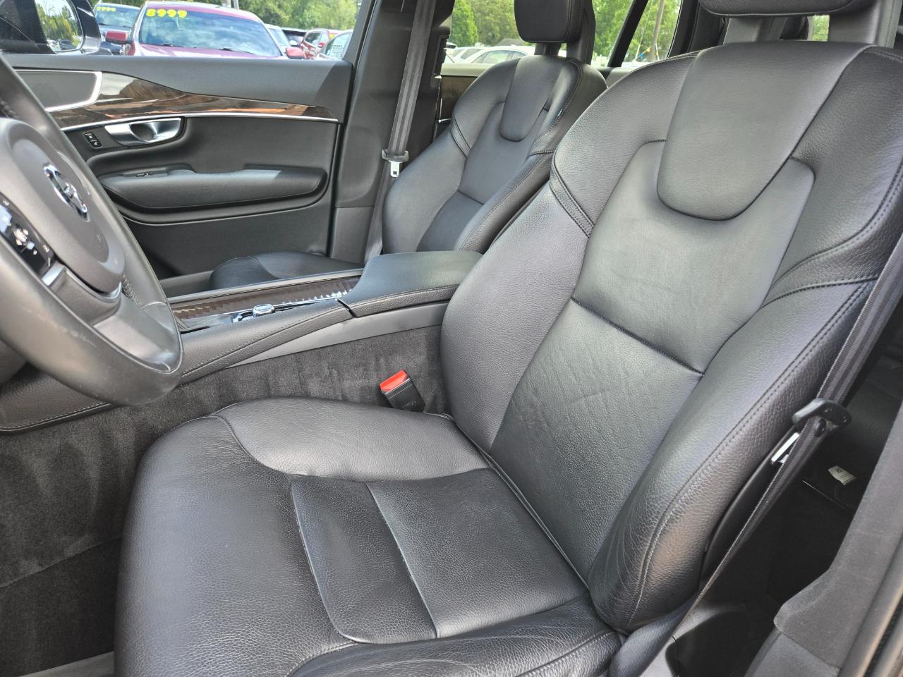 Volvo XC90 T6 AWD 7-Passenger Momentum 2018