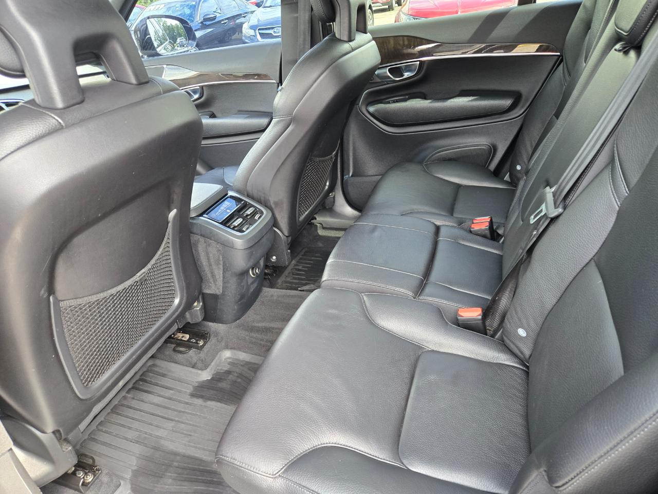 Volvo XC90 T6 AWD 7-Passenger Momentum 2018