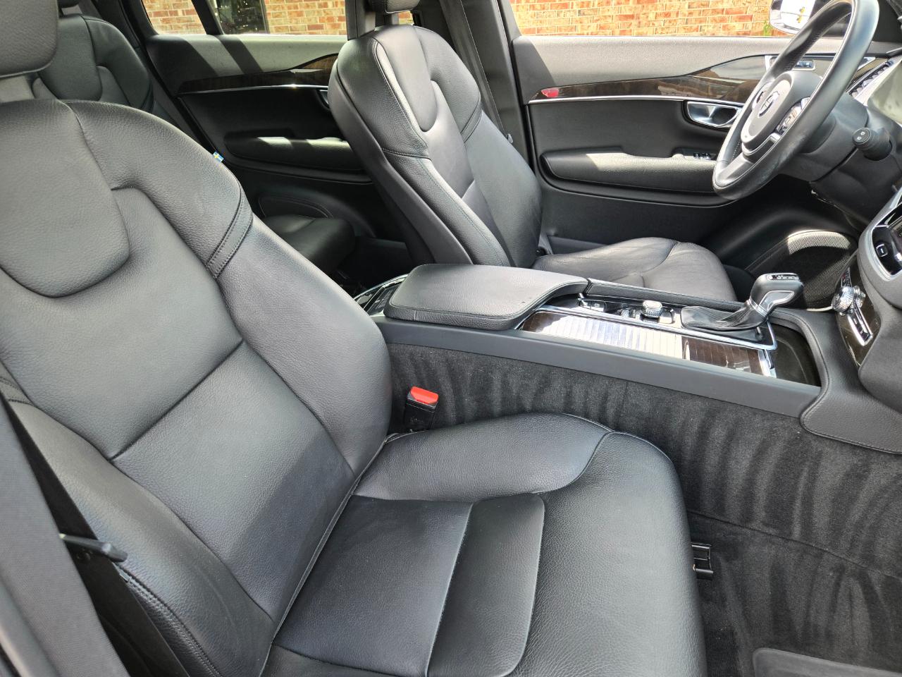 Volvo XC90 T6 AWD 7-Passenger Momentum 2018