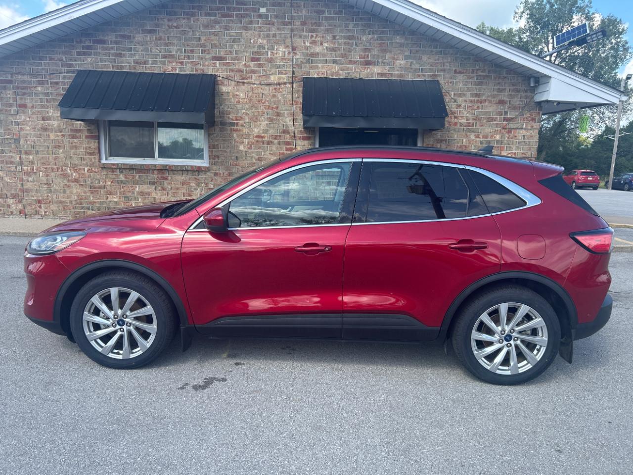 Ford Escape Titanium Hybrid FWD 2021