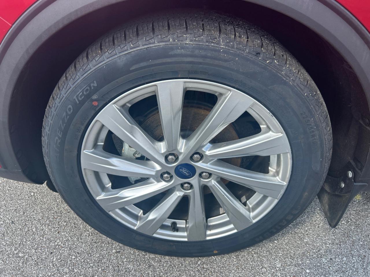 Ford Escape Titanium Hybrid FWD 2021
