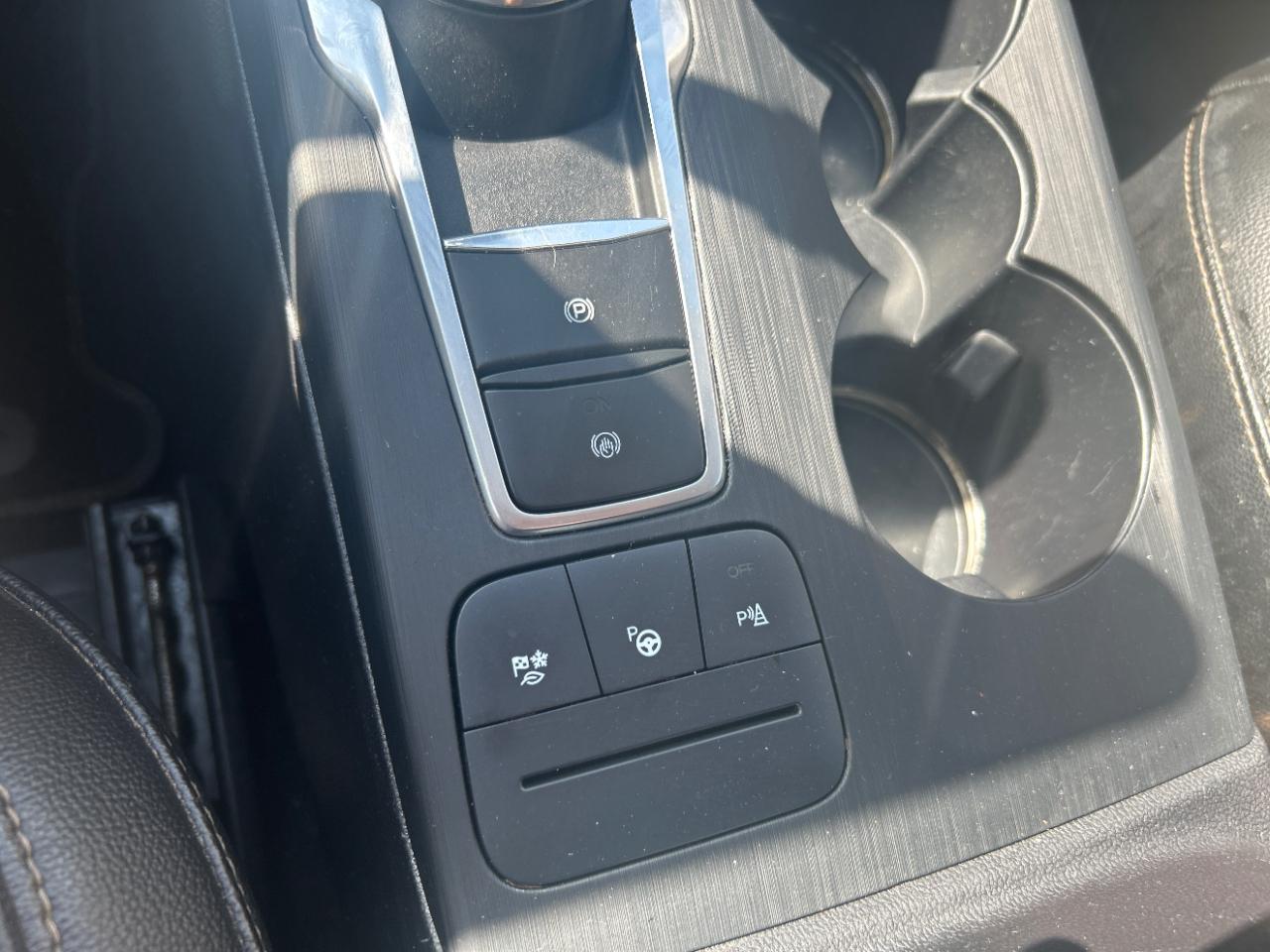 Ford Escape Titanium Hybrid FWD 2021