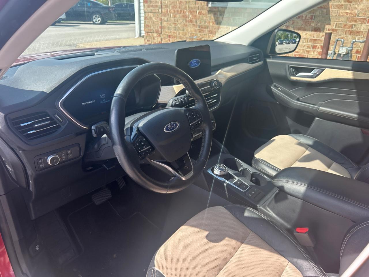 Ford Escape Titanium Hybrid FWD 2021